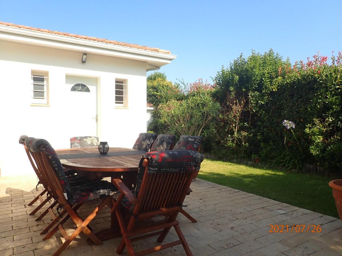 Les Fruitiers Agde Exterior photo